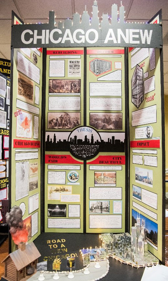 Display board featuring Chicago skyscrapers